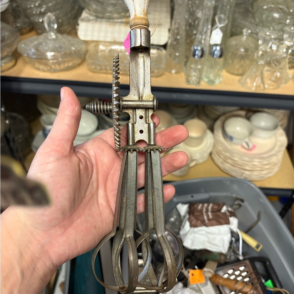 Vintage Handheld Egg Beater